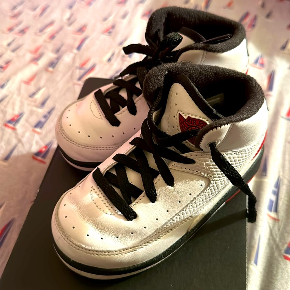 Toddler Jordan Sneakers ( 2’s) For Sale